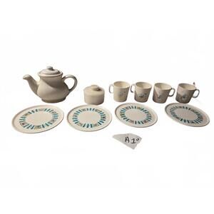 Chilton-Globe Plastic Toy Tea Set | Vintage - Garden Theme - 10 Pieces